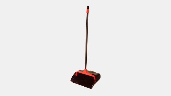 lrg-dust-pan_lobby-w-rear-wheels-black